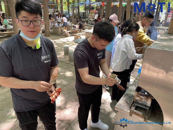 MOTI INDUSTRIAL Team Barbecue Activity