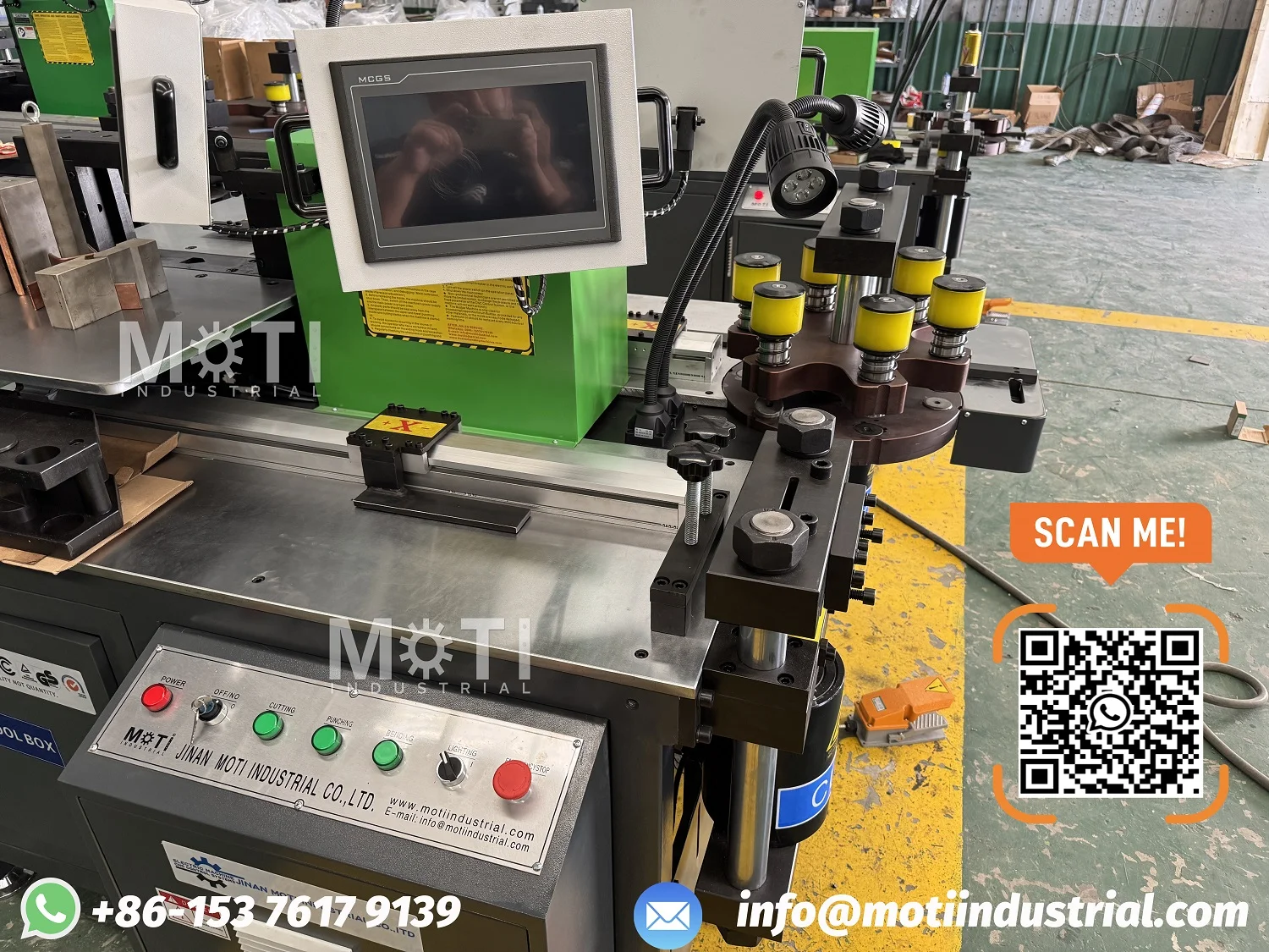 Automatic Servo CNC Busbar Punching Cutting Machine MOTI-30-3NC PRO To America 20251114_1500.webp